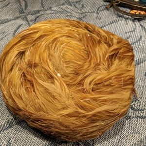 Vintage 1950s-1960s Eva Marie Paris New York feathered pillbox hat. Small size.